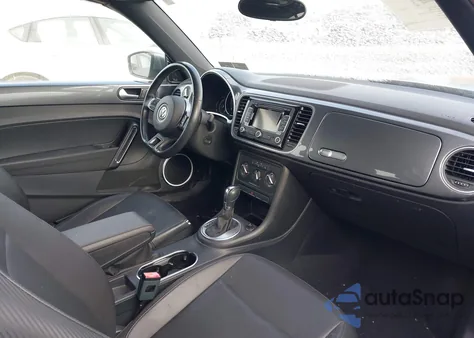 2014 Volkswagen Beetle 1.8T z USA, uszkodzony, nr VIN 3VW517AT6EM815938